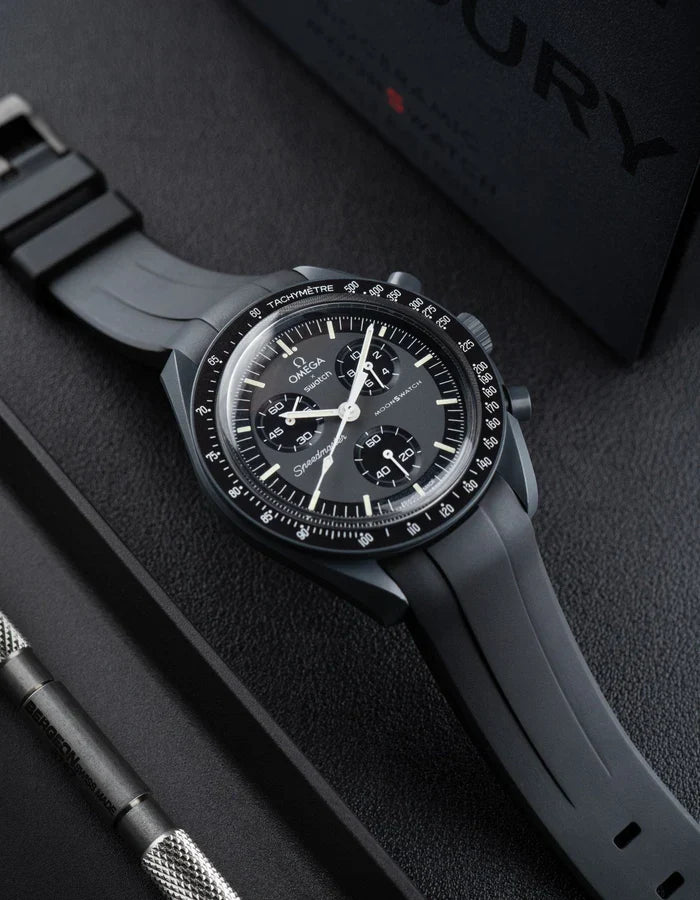 Curved rubber strap - black