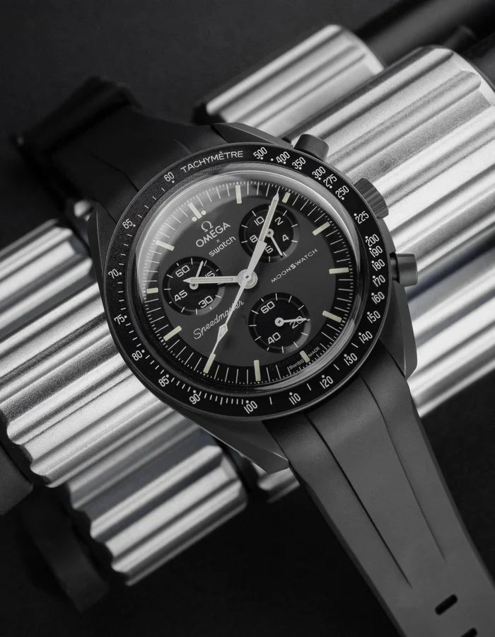 Curved rubber strap - black