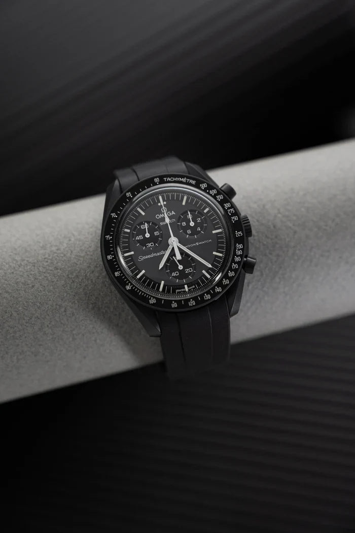 Curved rubber strap - black